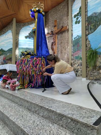 3º Dia da Novena reúne centenas de devotos no Santuário Nossa Senhora Aparecida Celebração foi presidida pelo Padre Aroldo Shinemann Filho e marcada por fé